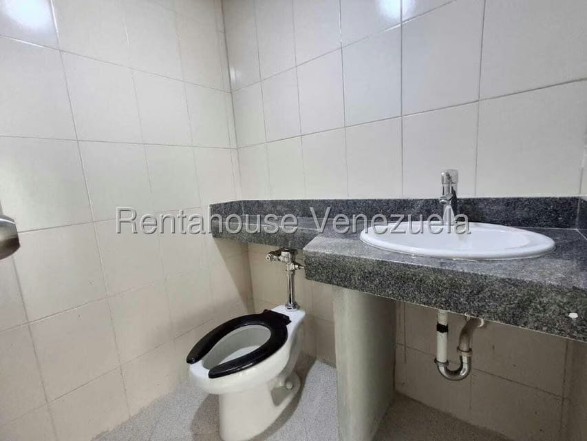 Comercial (Oficina) en Alquiler en La Lagunita Country Club, Distrito Metropolitano - 14