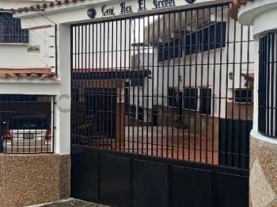 VENTA DE TOWNHOUSE SECTOR LAGUNETICA LOS TEQUES
