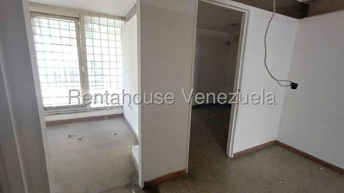 Comercial (Local Comercial) en Alquiler en El Recreo, Distrito Metropolitano - 2