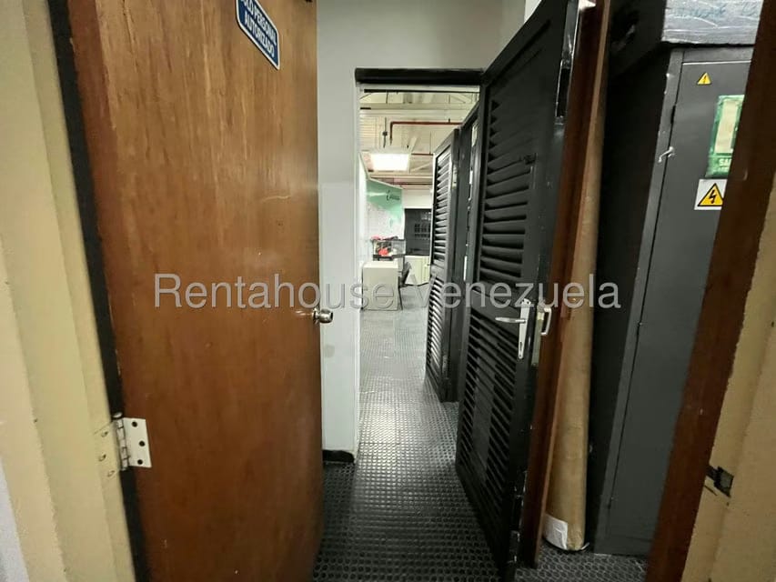 Comercial (Oficina) en Alquiler en La Campiña, Distrito Metropolitano - 13