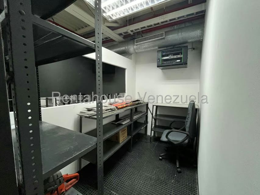 Comercial (Oficina) en Alquiler en La Campiña, Distrito Metropolitano - 16