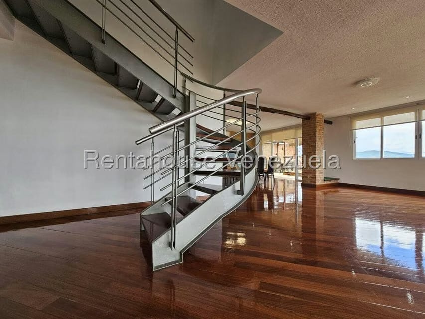 Casa (Multipes Niveles) en Venta en Los Naranjos del Cafetal, Distrito Metropolitano - 11