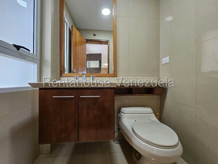 Casa (Multipes Niveles) en Venta en Los Naranjos del Cafetal, Distrito Metropolitano - 15