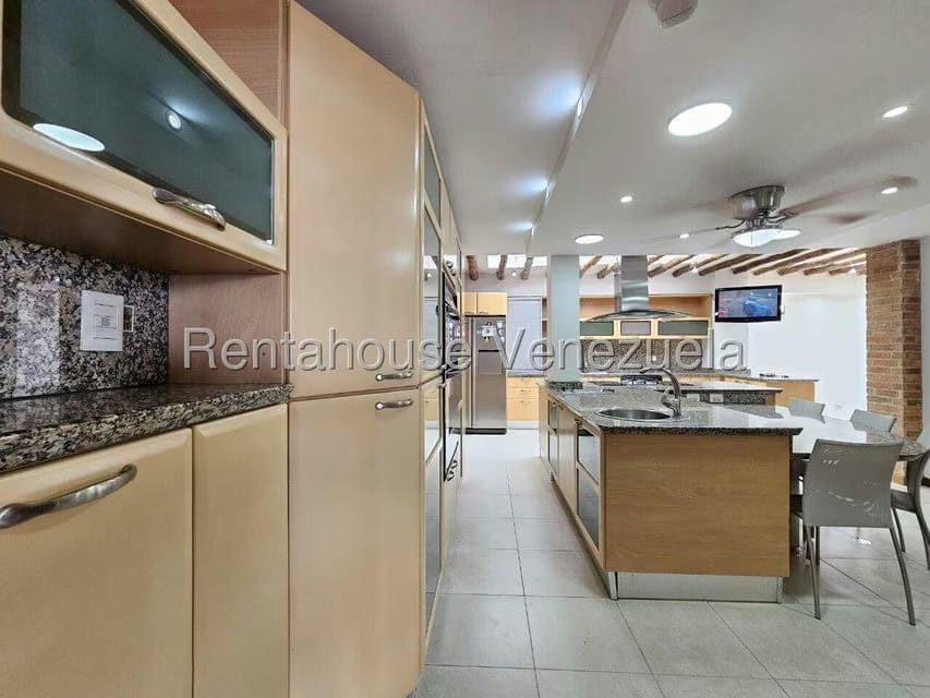 Casa (Multipes Niveles) en Venta en Los Naranjos del Cafetal, Distrito Metropolitano - 16