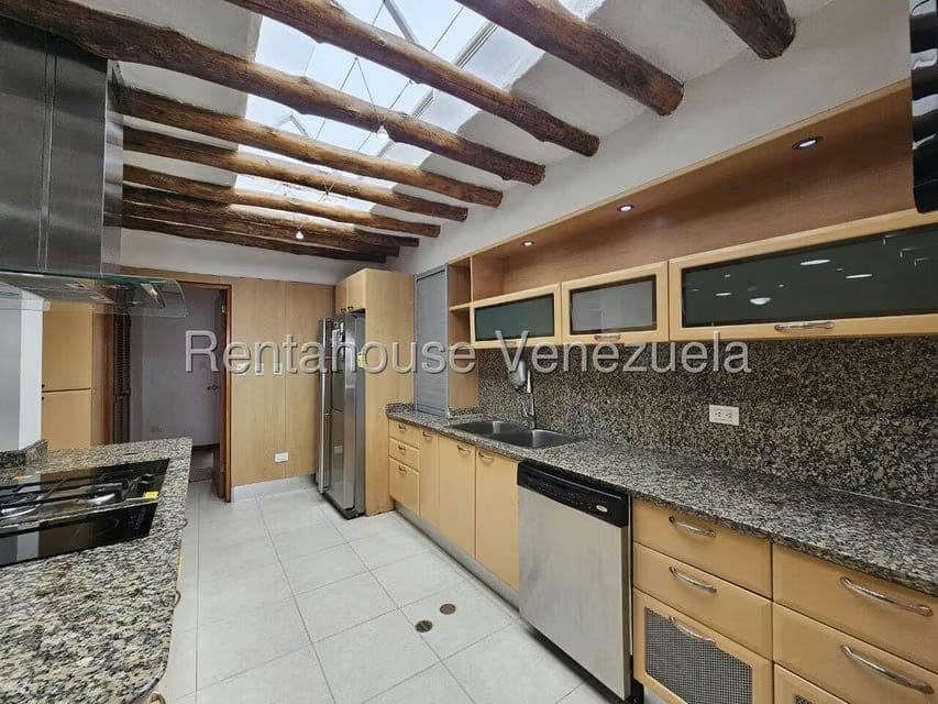 Casa (Multipes Niveles) en Venta en Los Naranjos del Cafetal, Distrito Metropolitano - 17