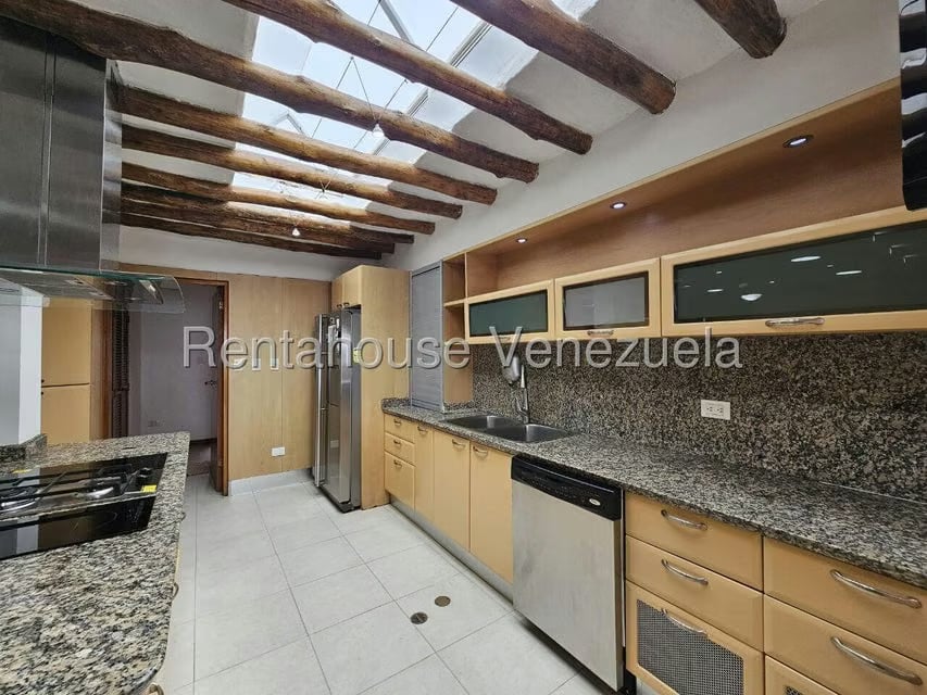 Casa (Multipes Niveles) en Venta en Los Naranjos del Cafetal, Distrito Metropolitano - 17