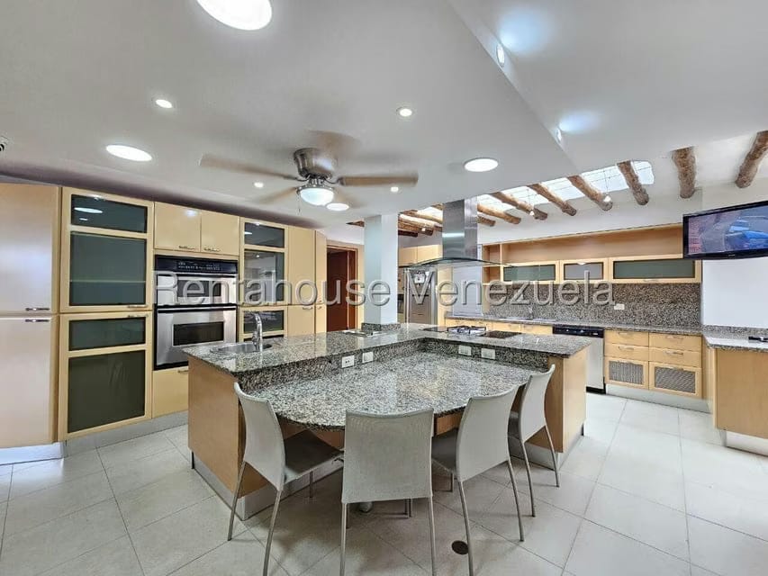 Casa (Multipes Niveles) en Venta en Los Naranjos del Cafetal, Distrito Metropolitano - 21