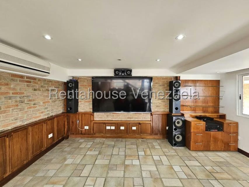 Casa (Multipes Niveles) en Venta en Los Naranjos del Cafetal, Distrito Metropolitano - 32