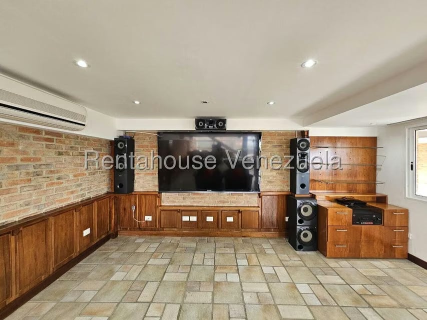 Casa (Multipes Niveles) en Venta en Los Naranjos del Cafetal, Distrito Metropolitano - 32