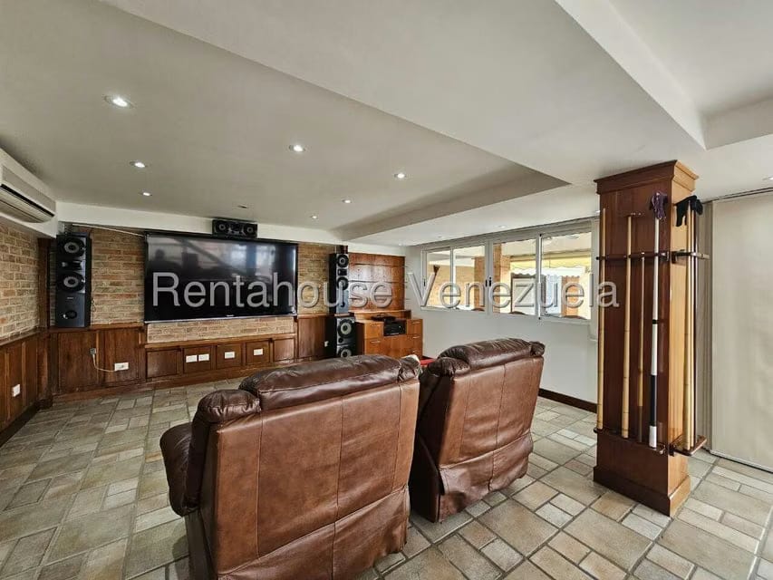 Casa (Multipes Niveles) en Venta en Los Naranjos del Cafetal, Distrito Metropolitano - 34