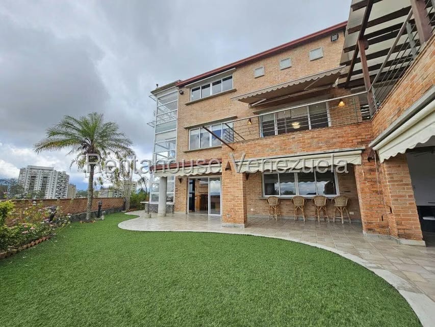 Casa (Multipes Niveles) en Venta en Los Naranjos del Cafetal, Distrito Metropolitano - 42