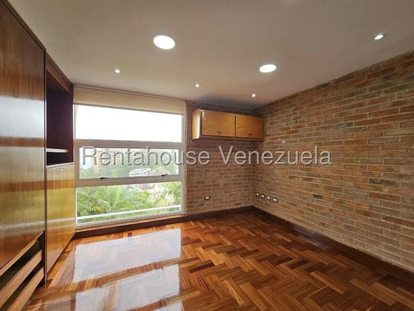 Casa (Multipes Niveles) en Venta en Los Naranjos del Cafetal, Distrito Metropolitano - 52