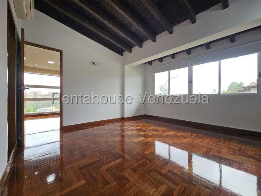Casa (Multipes Niveles) en Venta en Los Naranjos del Cafetal, Distrito Metropolitano - 53