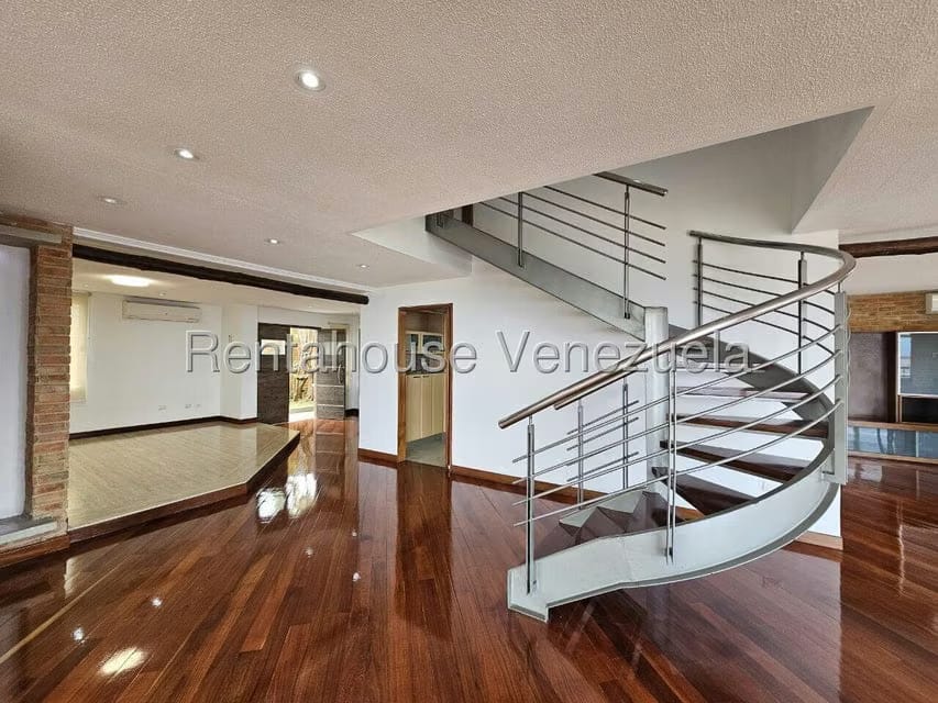 Casa (Multipes Niveles) en Venta en Los Naranjos del Cafetal, Distrito Metropolitano - 7