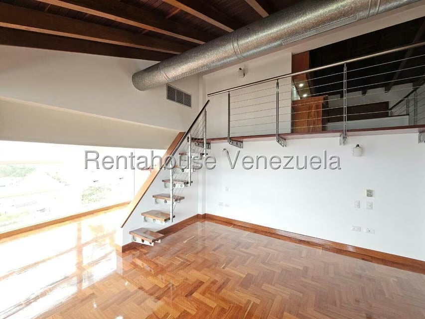 Casa (Multipes Niveles) en Venta en Los Naranjos del Cafetal, Distrito Metropolitano - 66