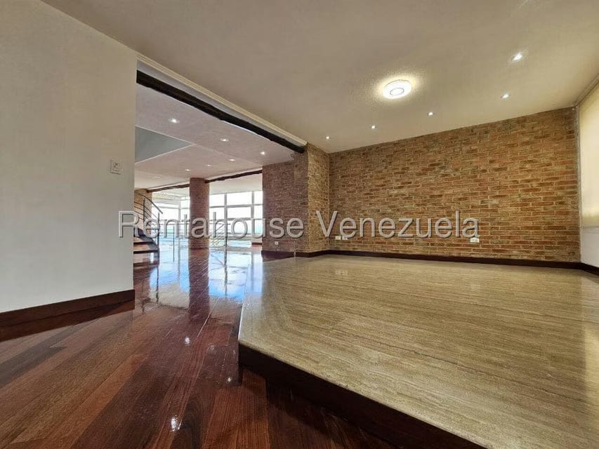 Casa (Multipes Niveles) en Venta en Los Naranjos del Cafetal, Distrito Metropolitano - 8