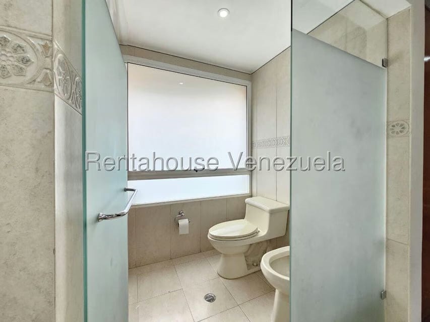 Casa (Multipes Niveles) en Venta en Los Naranjos del Cafetal, Distrito Metropolitano - 71