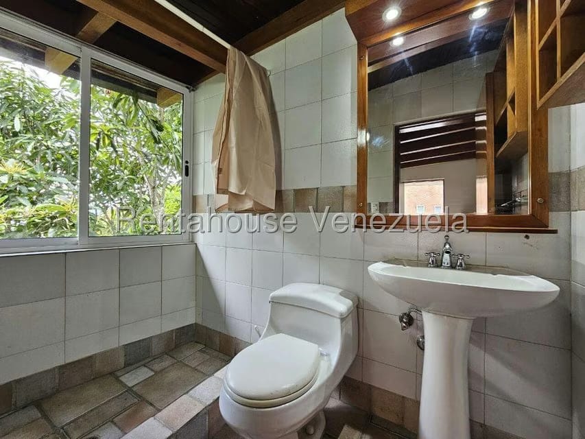 Casa (Multipes Niveles) en Venta en Los Naranjos del Cafetal, Distrito Metropolitano - 77