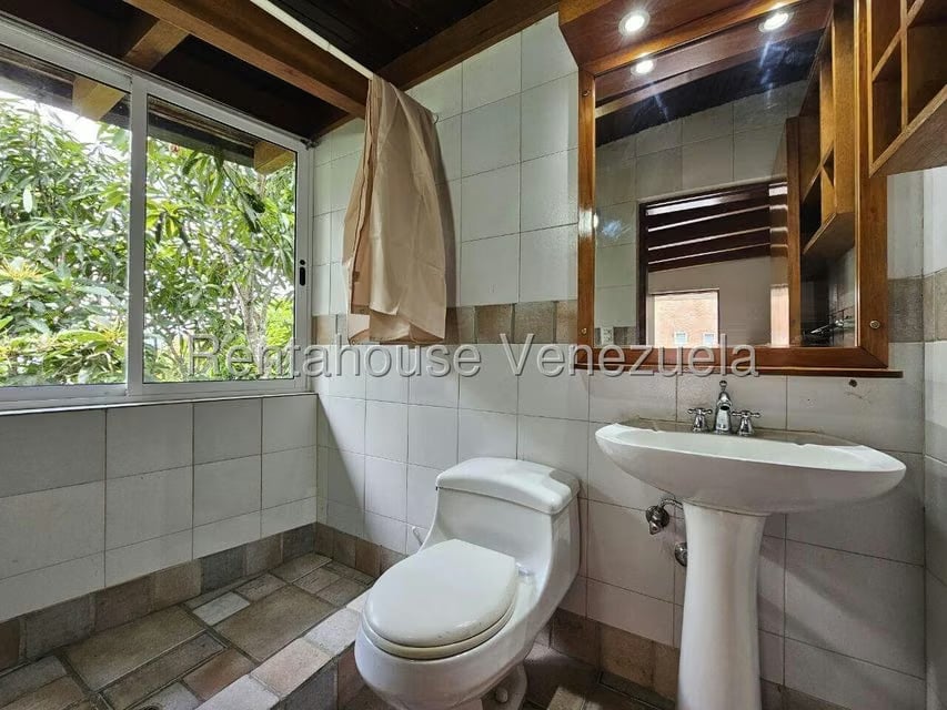 Casa (Multipes Niveles) en Venta en Los Naranjos del Cafetal, Distrito Metropolitano - 77