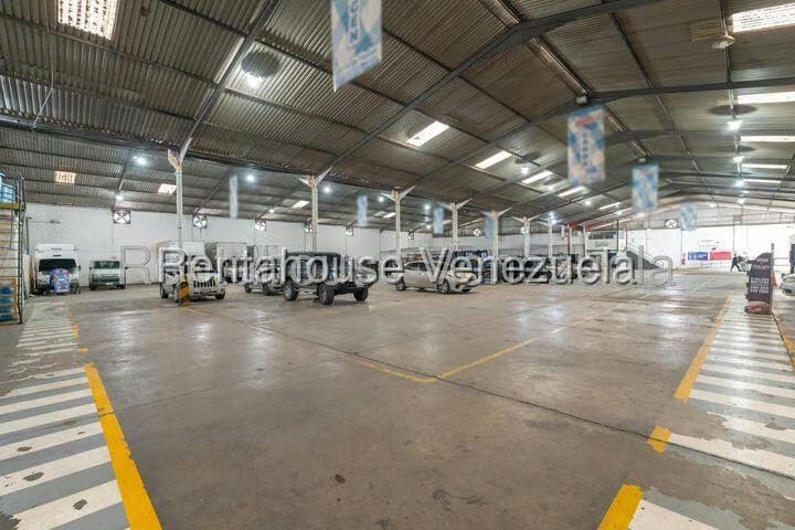 Comercial (Galpon - Deposito) en Venta en El Encantado, Distrito Metropolitano - 3