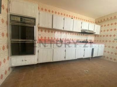 Edificio de 3 niveles en Av. 4 de Mayo, Porlamar, Margarita - 5