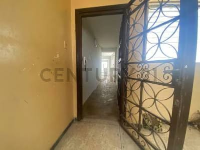 Edificio de 3 niveles en Av. 4 de Mayo, Porlamar, Margarita - 6