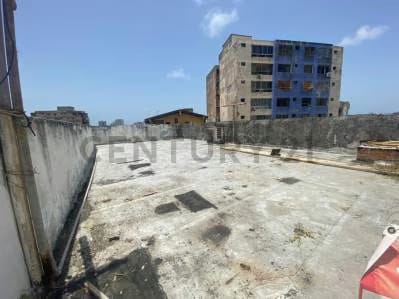 Edificio de 3 niveles en Av. 4 de Mayo, Porlamar, Margarita - 10