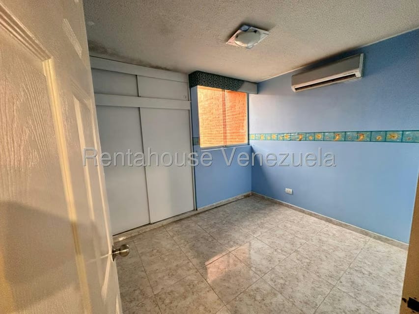 Apartamento (1 Nivel) en Alquiler en Sector San Pedro, Miranda - 11