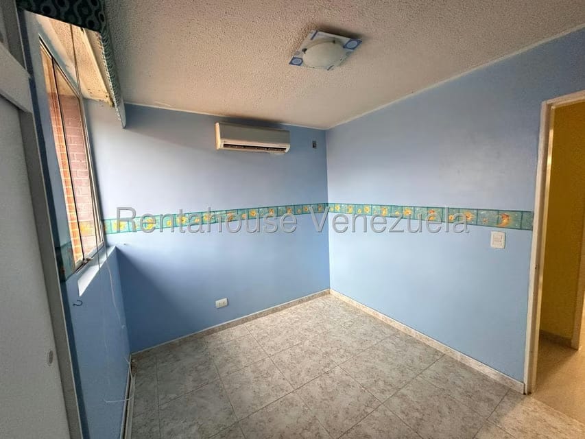 Apartamento (1 Nivel) en Alquiler en Sector San Pedro, Miranda - 12