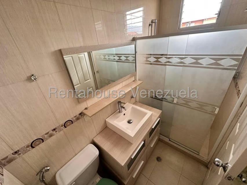 Apartamento (1 Nivel) en Alquiler en Sector San Pedro, Miranda - 17