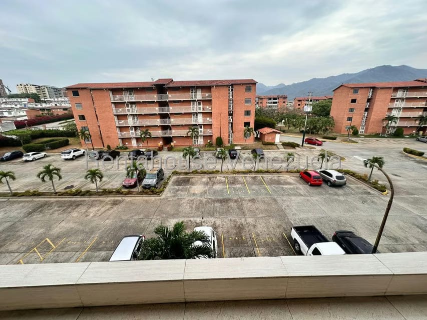 Apartamento (1 Nivel) en Alquiler en Sector San Pedro, Miranda - 4