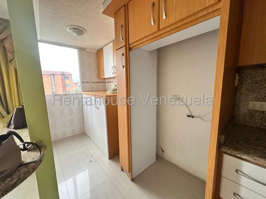 Apartamento (1 Nivel) en Alquiler en Sector San Pedro, Miranda - 6
