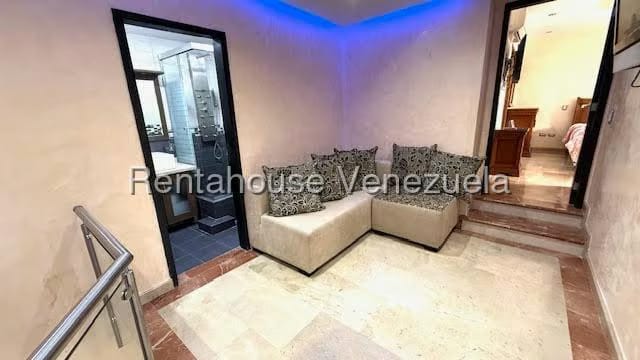 Apartamento (Duplex) en Alquiler en Santa Rosa de Lima, Distrito Metropolitano - 17