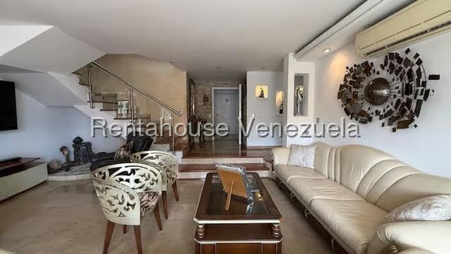 Apartamento (Duplex) en Alquiler en Santa Rosa de Lima, Distrito Metropolitano - 6