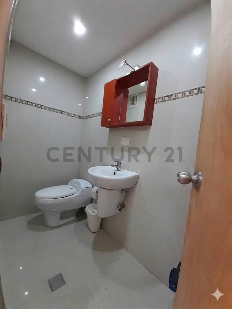 ALQUILER OFICINA EN LA TRINIDAD - 7