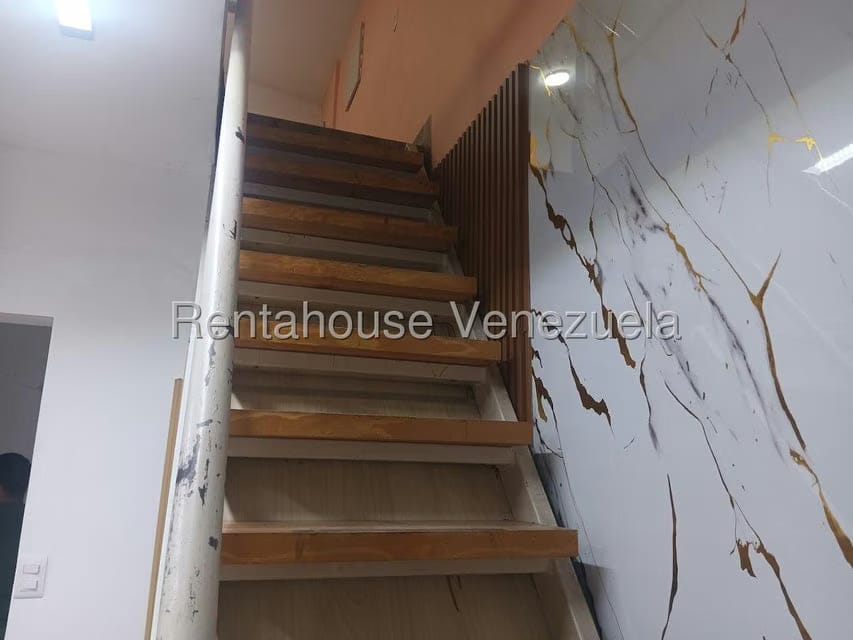 Comercial (Local Comercial) en Venta en El Ingenio, Miranda - 11