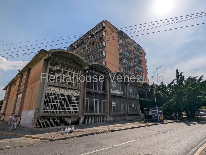 Comercial (Oficina) en Venta en La Barraca, Aragua