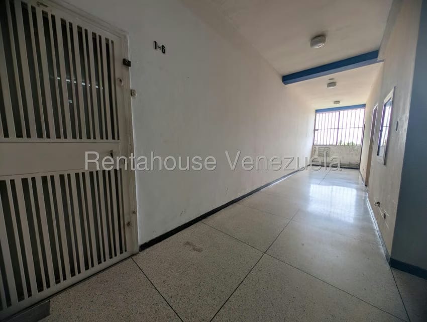Comercial (Oficina) en Venta en La Barraca, Aragua - 2