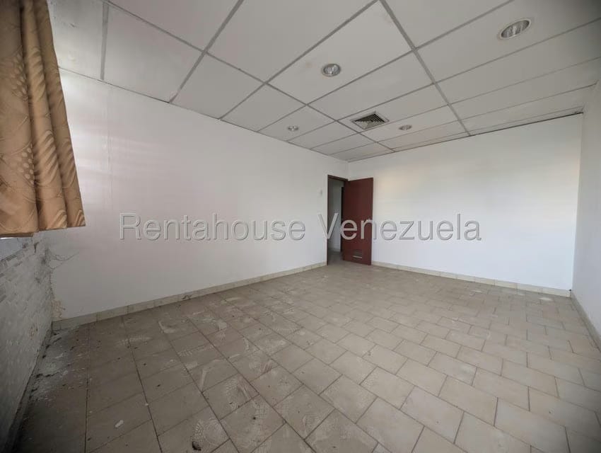 Comercial (Oficina) en Venta en La Barraca, Aragua - 9
