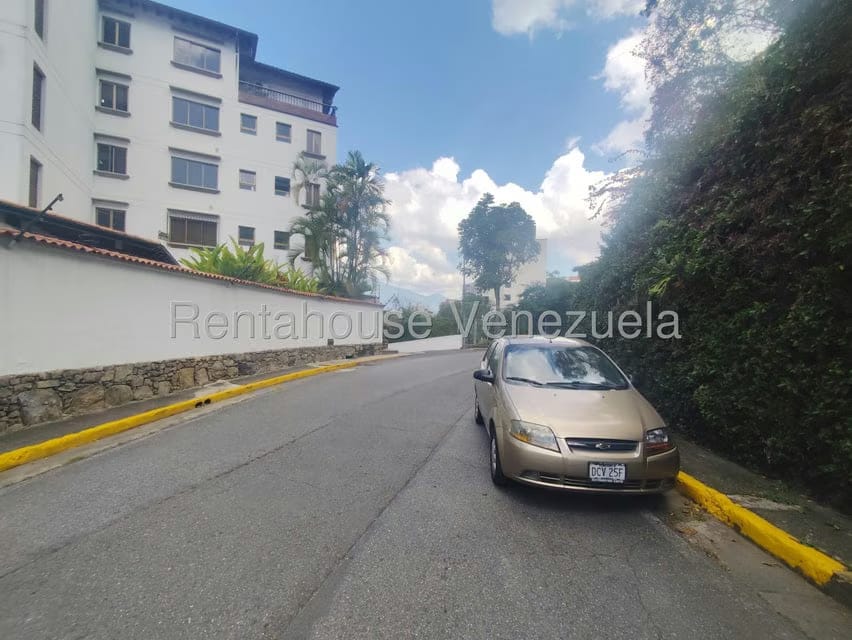 Apartamento (1 Nivel) en Alquiler en Colinas de Bello Monte, Distrito Metropolitano - 2
