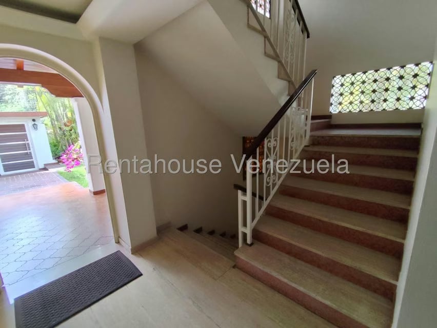 Apartamento (1 Nivel) en Alquiler en Colinas de Bello Monte, Distrito Metropolitano - 24