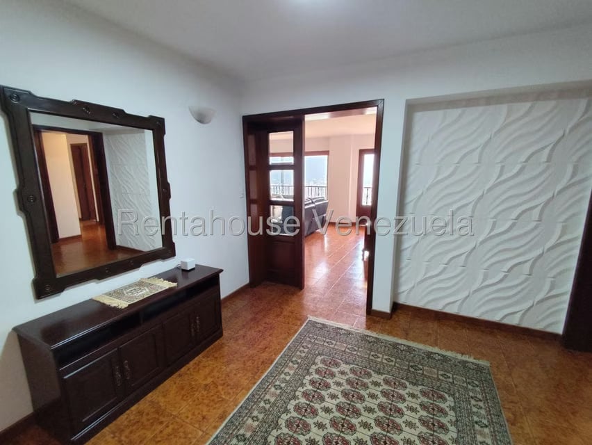 Apartamento (1 Nivel) en Alquiler en Colinas de Bello Monte, Distrito Metropolitano - 26
