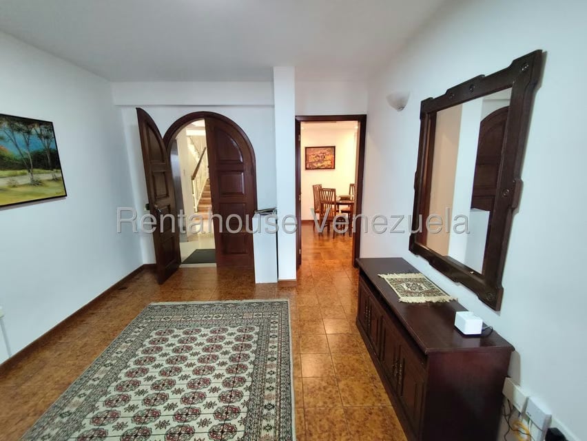 Apartamento (1 Nivel) en Alquiler en Colinas de Bello Monte, Distrito Metropolitano - 29