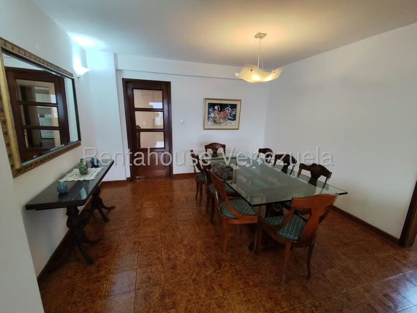 Apartamento (1 Nivel) en Alquiler en Colinas de Bello Monte, Distrito Metropolitano - 41