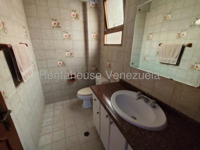 Apartamento (1 Nivel) en Alquiler en Colinas de Bello Monte, Distrito Metropolitano - 42
