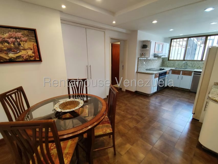 Apartamento (1 Nivel) en Alquiler en Colinas de Bello Monte, Distrito Metropolitano - 53