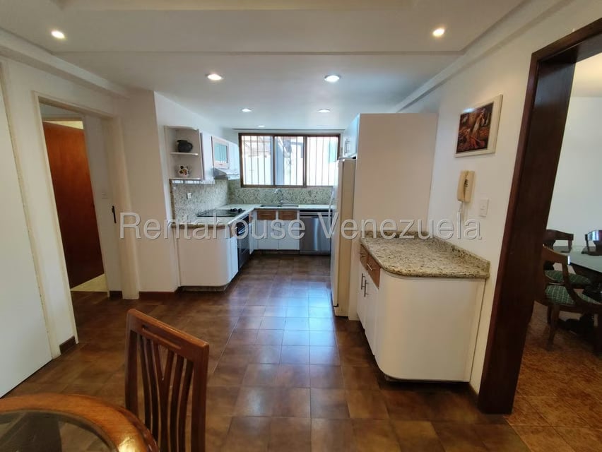 Apartamento (1 Nivel) en Alquiler en Colinas de Bello Monte, Distrito Metropolitano - 54
