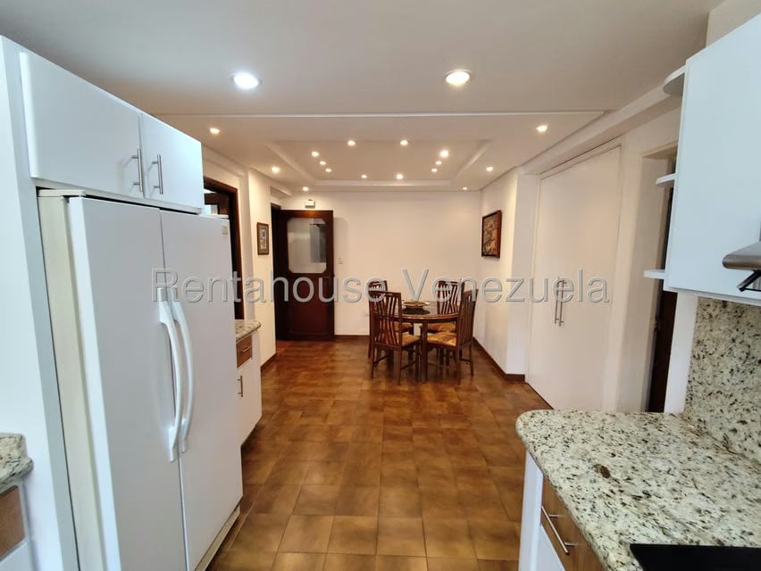 Apartamento (1 Nivel) en Alquiler en Colinas de Bello Monte, Distrito Metropolitano - 57