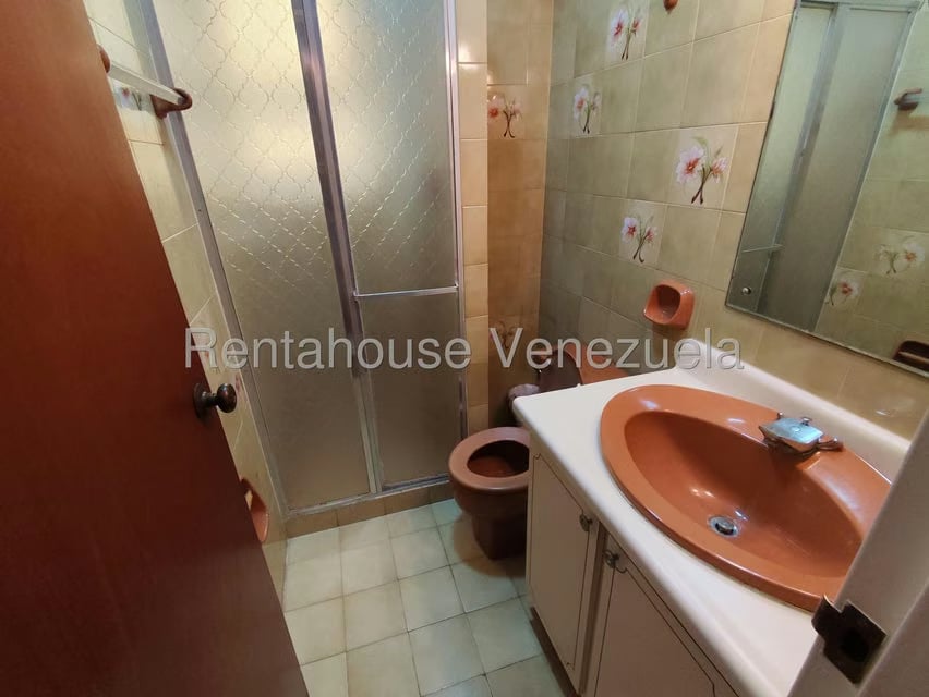 Apartamento (1 Nivel) en Alquiler en Colinas de Bello Monte, Distrito Metropolitano - 58