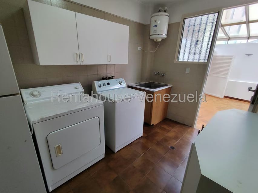 Apartamento (1 Nivel) en Alquiler en Colinas de Bello Monte, Distrito Metropolitano - 59